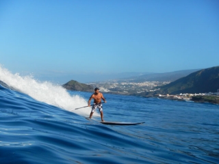  paddle surfing 